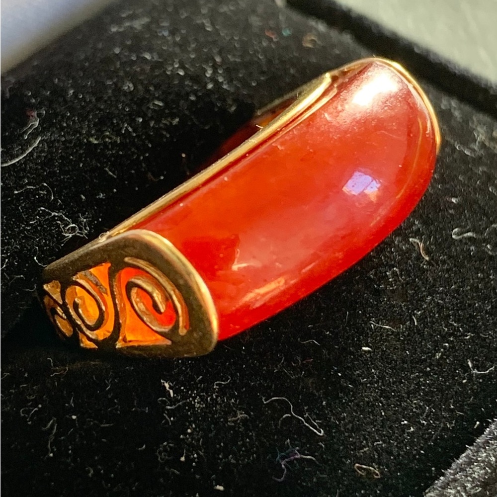 14kt yellow gold Red Jade Ring - Picture 2 of 11